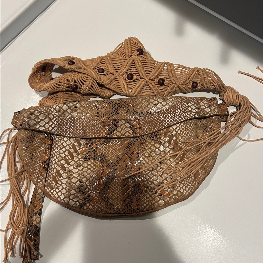 FREE PEOPLE FARRAH FAUX SNAKESKIN MACRAME SLING CROSSBODY BAG **NWOT**